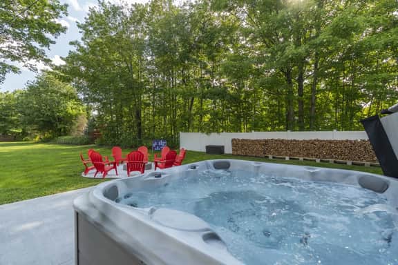 Seavey Compound: Location! Sleeps 26, 2 Hot Tubs, Game Rm, Dogs - Image 2