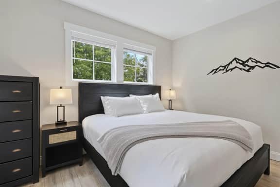 Seavey Compound: Location! Sleeps 26, 2 Hot Tubs, Game Rm, Dogs - Image 4